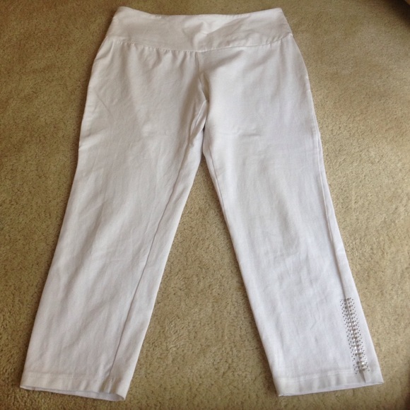White leggings Capri length with tummy control