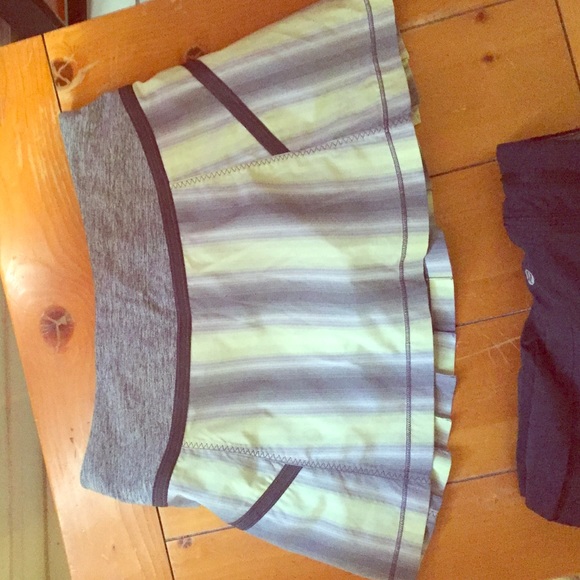 Lulu lemon skirt size 2