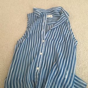 Button down tank