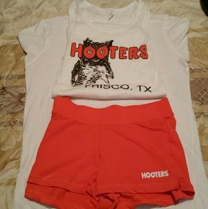 Hooters shirt/short set