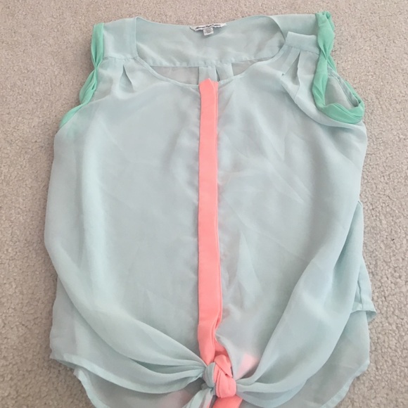 Multicolored tank
