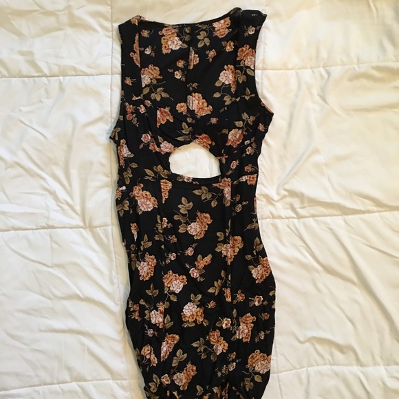 BRANDY MELVILLE MAXI DRESS