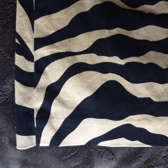 GUESS zebra halter dress - Picture 4 of 4