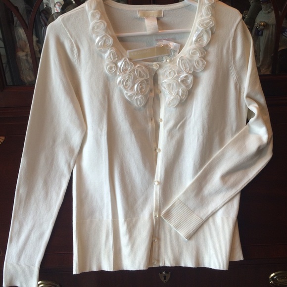 NWT White with rose appliqué cardigan Christina