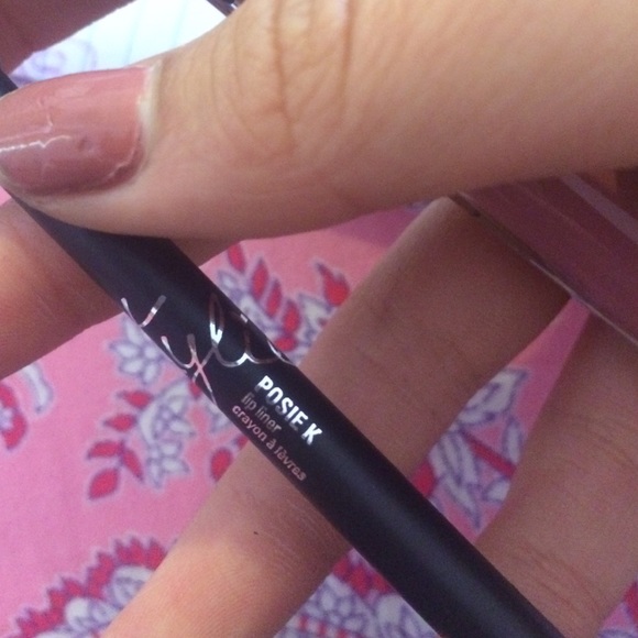 KYLIE LIP KIT POSIE K - Picture 4 of 4