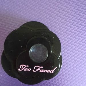 Too faced eyeshadow