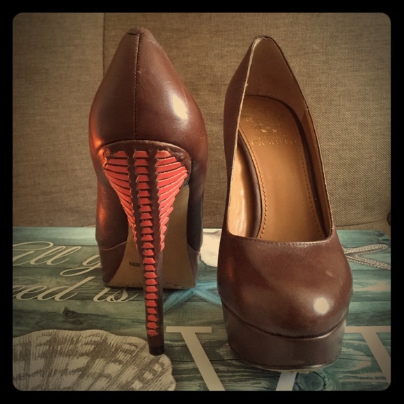 Round toe, brown w/coral heel stitching stiletto.