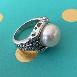White freshwater pearl braid-band ring in silver