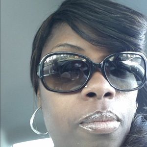 Meet your Posher, Tania