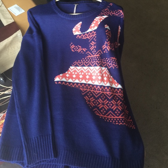 Worn once. Long sleeve sweater