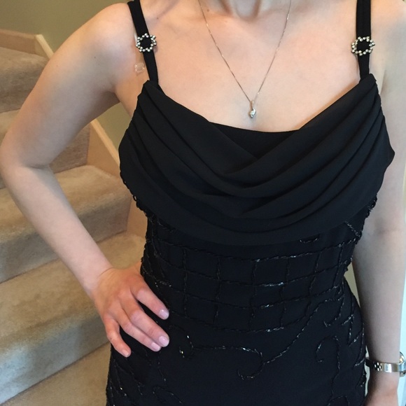 Stunning Evening Gown 💖 - Picture 4 of 4