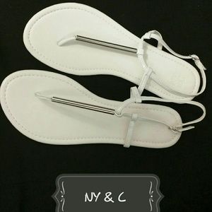 NWOT White Sandals NY&C 💞💕