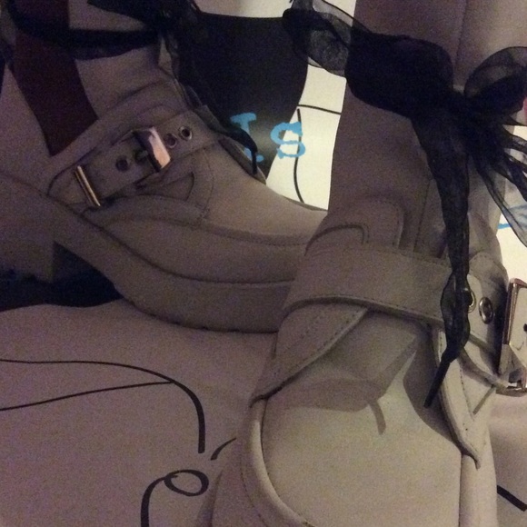 Jeffrey Campbell All White Coltranes - Picture 4 of 4