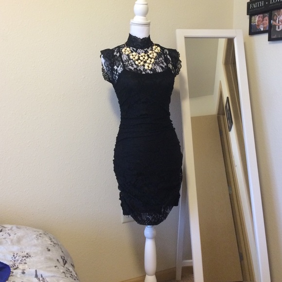 🎉SALE Lacey Fitted Dress