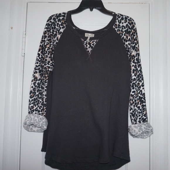 Cheetah Sweater - Picture 1 of 1
