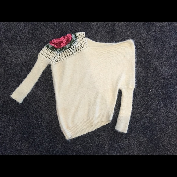 Soft sweater with floral design - Picture 1 of 2