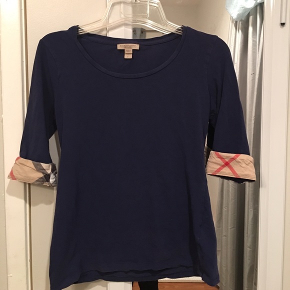 Burberry quarter sleeve shirt