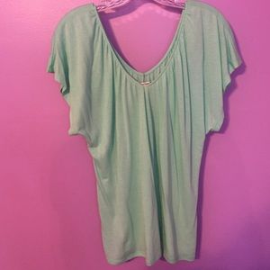 Low v (front and back) American eagle mint top