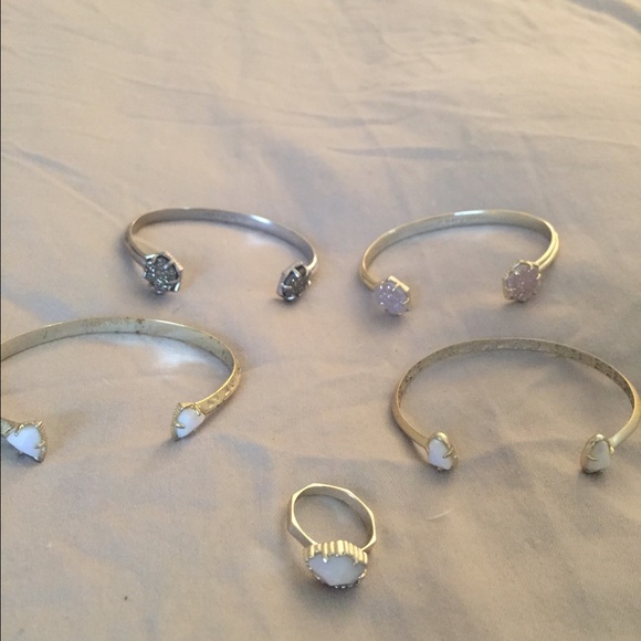 Updated Kendra Scott Collection - Picture 3 of 4