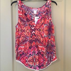 Coral Patterned V-neck Top