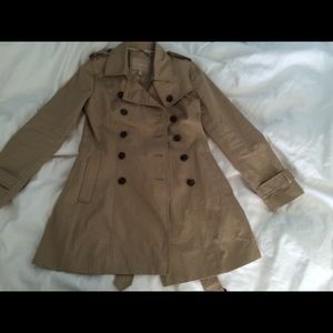 Banana Republic khaki trench with pleated detail