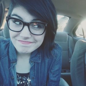 Meet your Posher, Stephanie