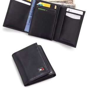 NWOT Men's Tommy Hilfiger Wallet