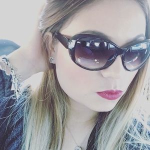 Meet your Posher, Patricia