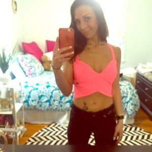 Hot pink crop top!
