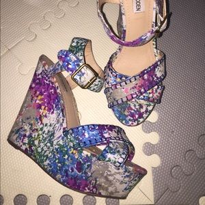 Steve Madden floral wedges