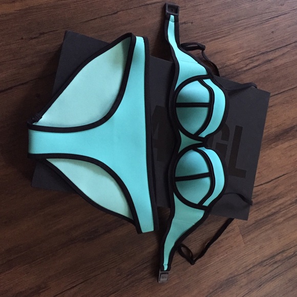 Set of 2 triangl bikinis