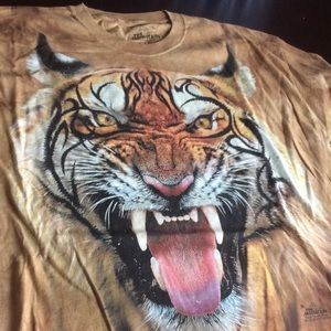 Tiger shirt ( nwot )