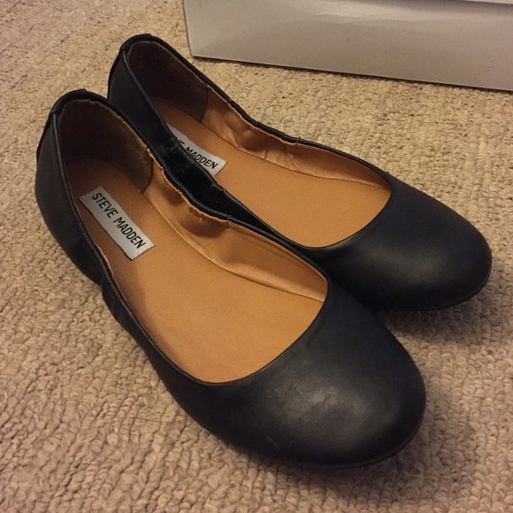 Black Steve Madden Flats