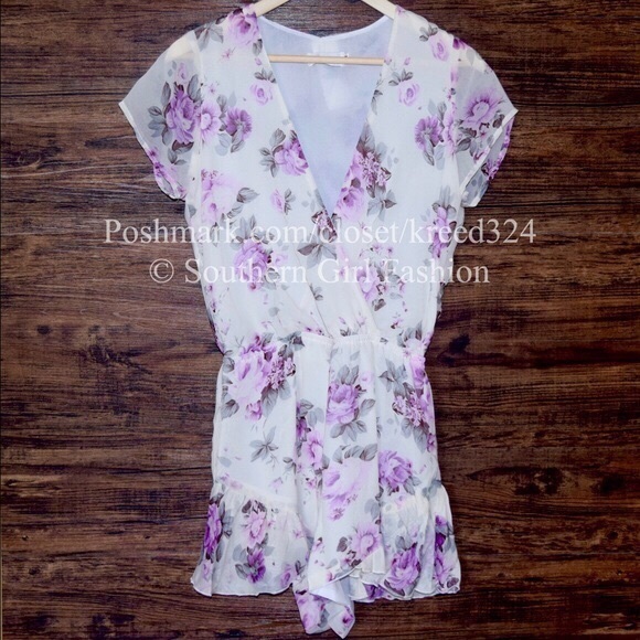 FLORAL ROMPER Printed Crossover V Pretty Jumpsuit - Picture 2 of 4