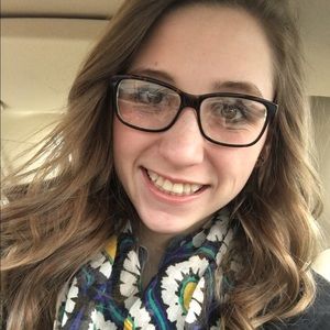 Meet your Posher, Caroline