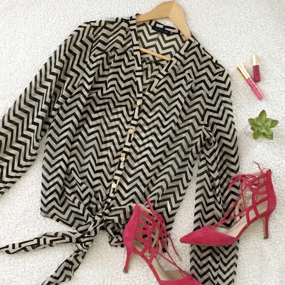 Chic Tie Front Blouse