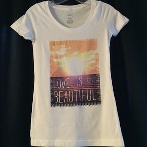 💕Love is Beautiful Graphic tee