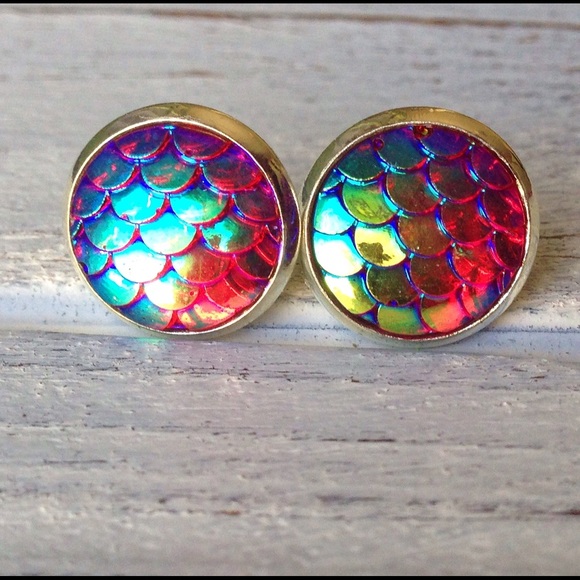 Mermaid Scale Stud Earrings - Picture 2 of 3