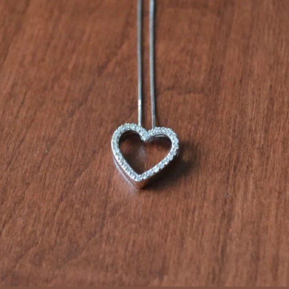 14k white gold heart diamond necklace