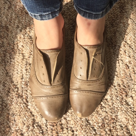 Tan Old Navy Flats
