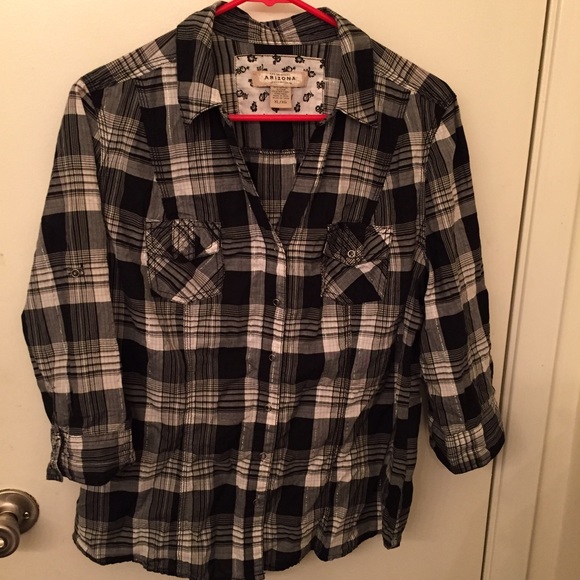 💲SALE 🔛 Plaid Button Down