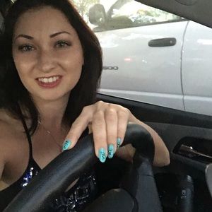 Meet your Posher, Elina