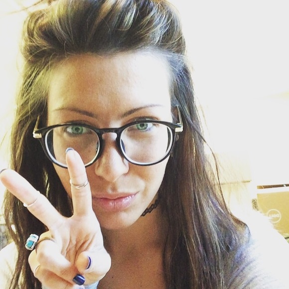 Meet your Posher, Alexis Nichole - Picture 1 of 1