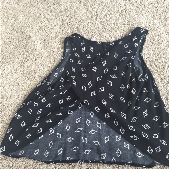 Pattern black tank - Picture 2 of 2