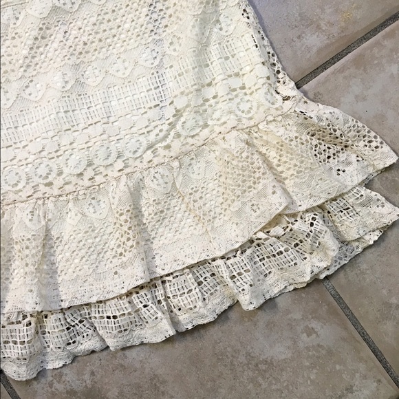 Stunning lace 2 tiered skirt- LAST CHANCE - Picture 3 of 4