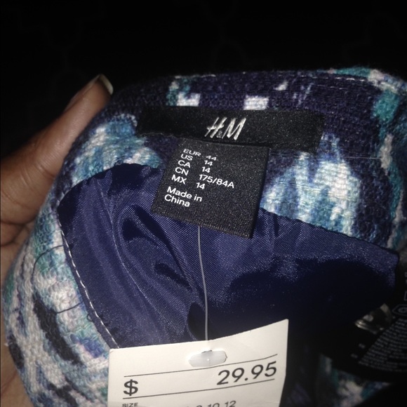 H&M Mini Skirt - Picture 2 of 2