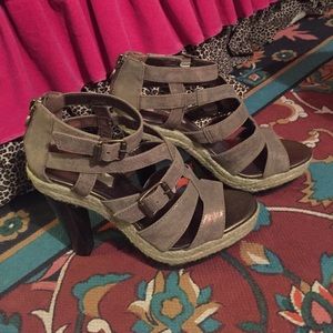 Neutral strappy high heel