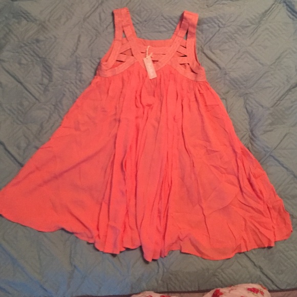 NWT Coral Linen Cutout Neckline Maternity Top