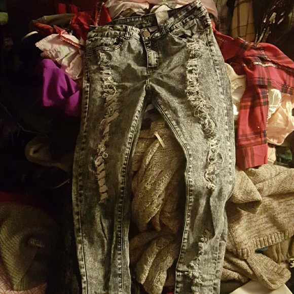 High waist holey jeans
