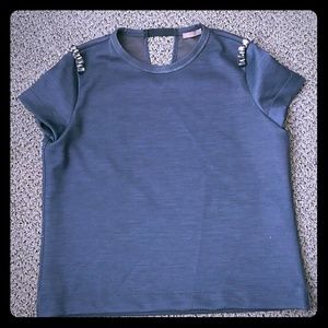 **Eye-catching top!**20$